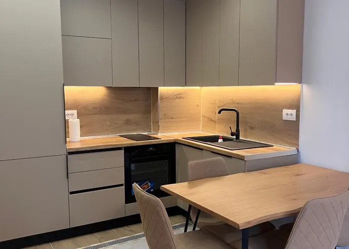 Blue Sky Apartment *